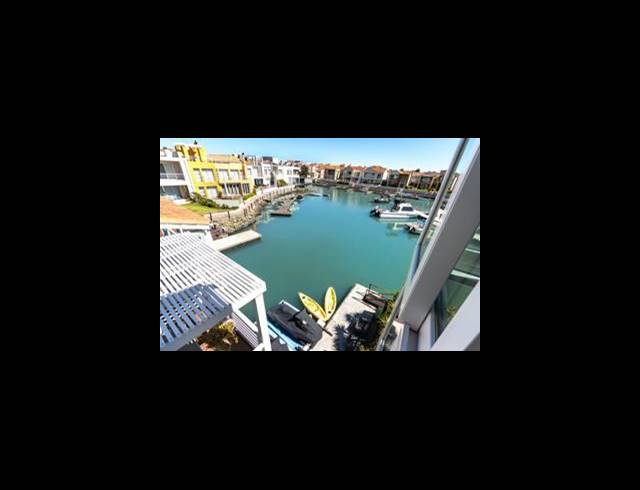 3 BEDROOM APARTMENT FOR SALE IN HARBOUR ISLAND